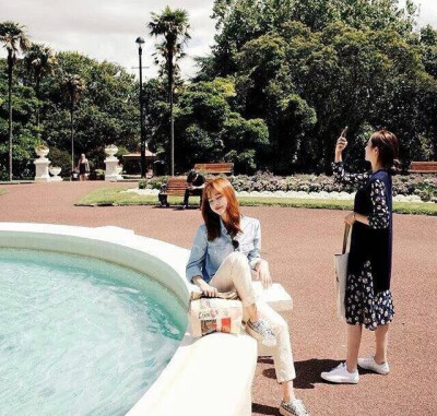 我和闺密的旅游环拍 喜欢点赞 