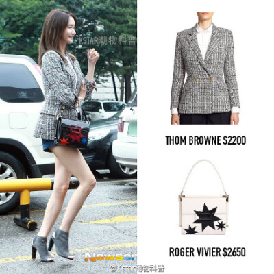 Kstar.#允儿 音乐银行上班# 外套：Thom browne tweed check jacket $2200 14102；包：Roger Vivier MISS VIV STARS PATENT LEATHER TOP HANDLE $2650（不同色）这套允儿的腿有点逆天...... 