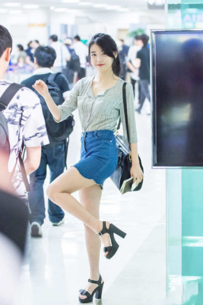 IU