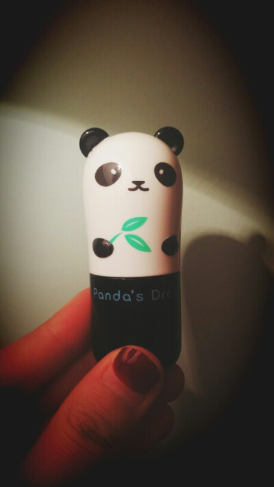 TONY MOLY魔法森林 so cool eye stick,人家不是正经的眼霜~( ´▽` )ﾉ是便携式的膏体噢！味道香香的，用了眼睛周围会很舒服。