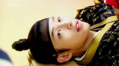 成均绯闻馆 宋仲基 图源见logo