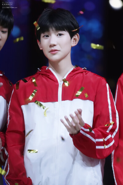 TFBOYS王源 151231 湖南跨年晚会 cr:ElopingKarRoy