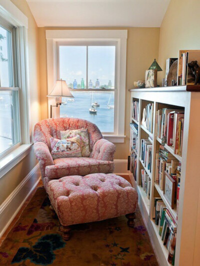 粉色的沙发 很可爱很舒服的感觉