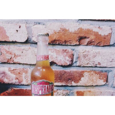 温柔时光 静物调色教程：【软件：instasize】照片剪切成32 滤镜：MARKET调整：对比度-1，暖和-1，粒度+3