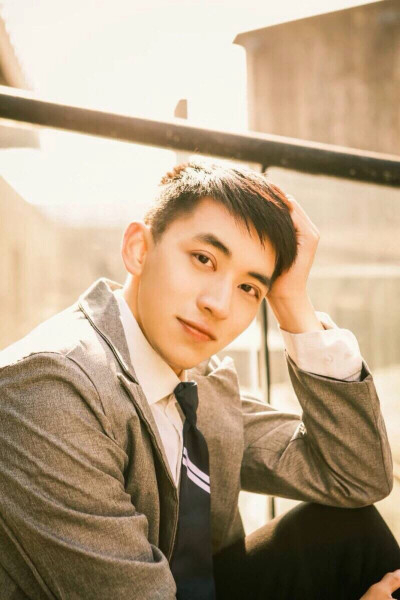 许你魏来，风雨同洲（微博搬图，来源见水印，不妥删|(￣3￣)|摄影@鄧思遠Dasiy