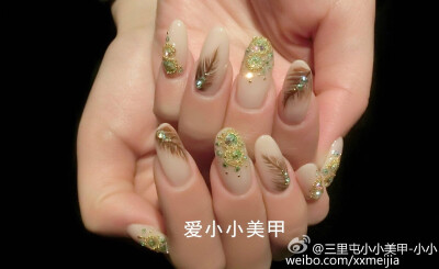 奢华羽毛主题美甲