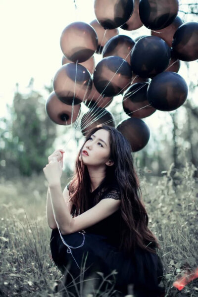 Black Balloon.