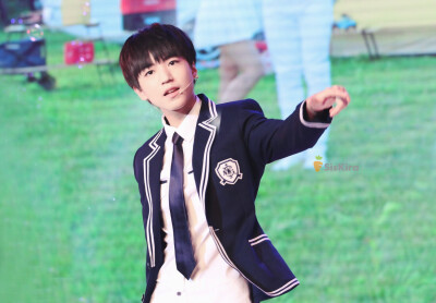 #王俊凯# #TFBOYS王俊凯# #TFBOYS# 151004 杭州步步高超级公开课 cr：SisKira