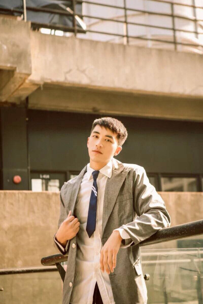 许你魏来，风雨同洲（微博搬图，来源见水印，不妥删|(￣3￣)|摄影@鄧思遠Dasiy