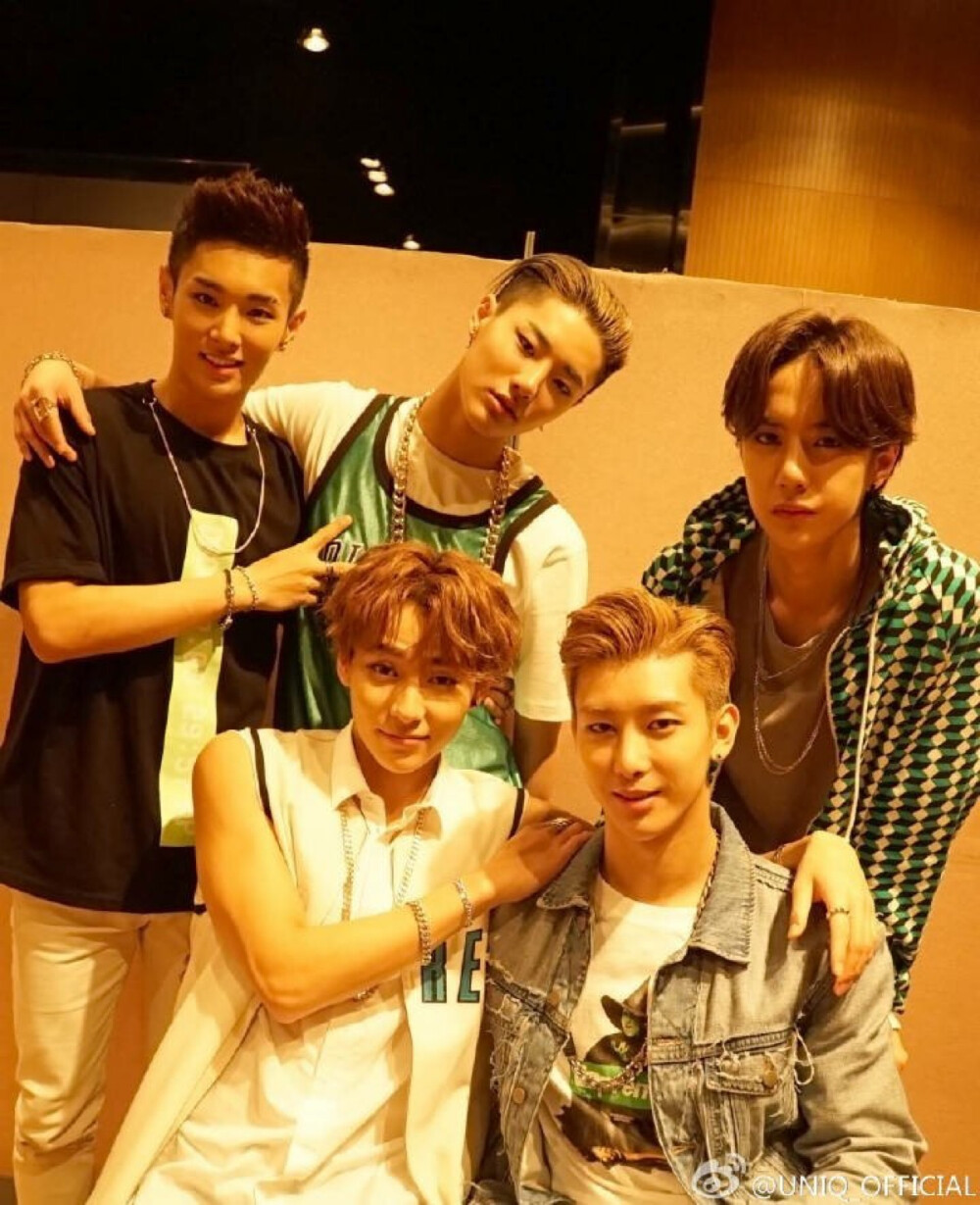 UNIQ