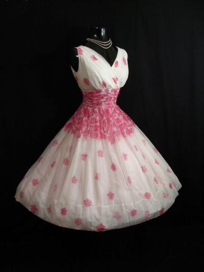 RESERVED Vintage 1950's 50s PINK White Floral Print Chiffon Organza Party Prom Wedding DRESS 枚红色、粉色碎花裙、、公主裙蓬蓬裙复古小礼服。曦 @晨曦小径
