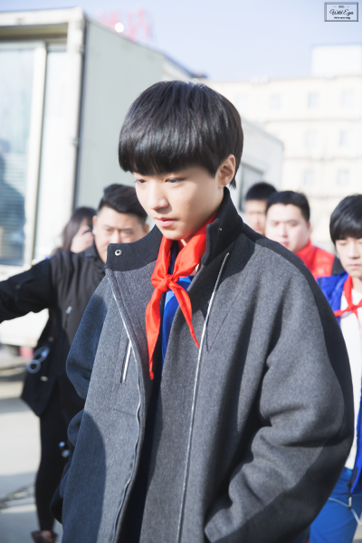 #王俊凯# #TFBOYS王俊凯# #TFBOYS# 151228 上班 cr：WildEyes0921