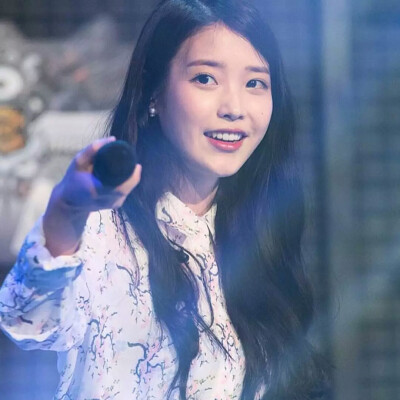 #IU# #李知恩# 