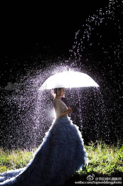 雨 。婚纱照