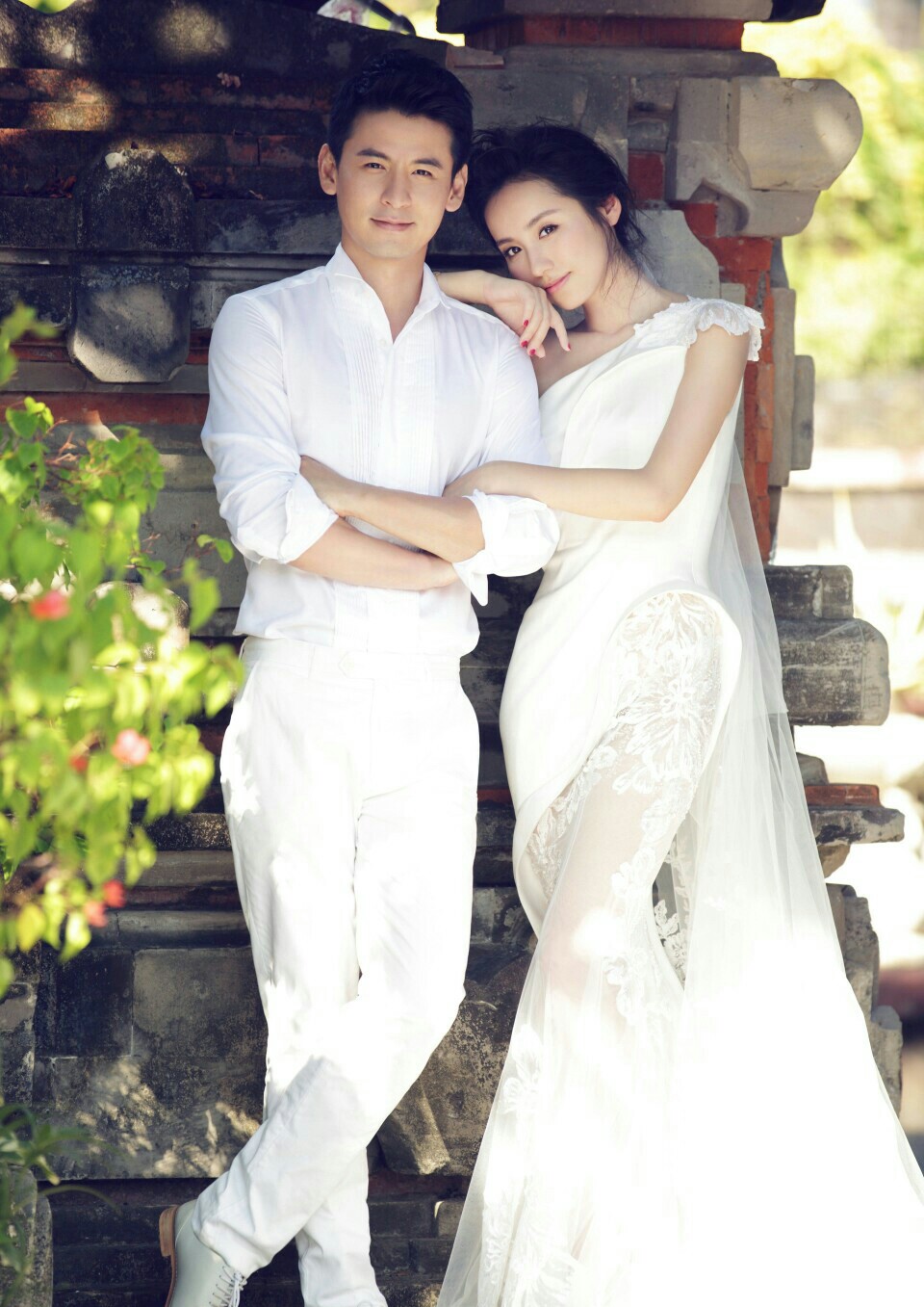 吕一钱泳辰婚纱照