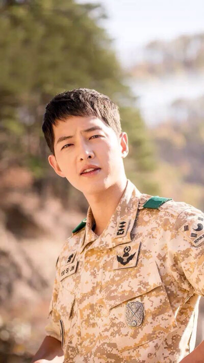 大图 宋钟基 壁纸 太阳的后裔 