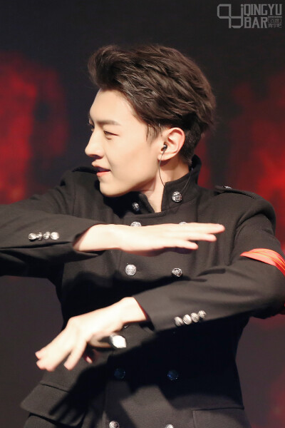 王青 160310 北京多面DEMO生日会 cr: 青宇吧官博