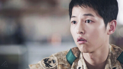  #太陽的后裔# #宋仲基# #宋慧喬# Descendants of the sun ? cr.logo Ep04 【1080p修圖】軍裝殺