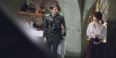  #太陽的后裔# #宋仲基# #宋慧喬# Descendants of the sun ? cr.logo Ep04 【1080p修圖】軍裝殺