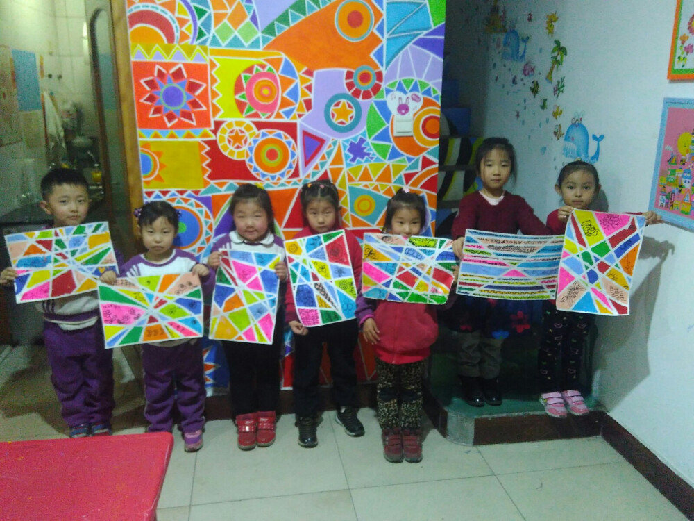 幼儿水粉《色块与线条》