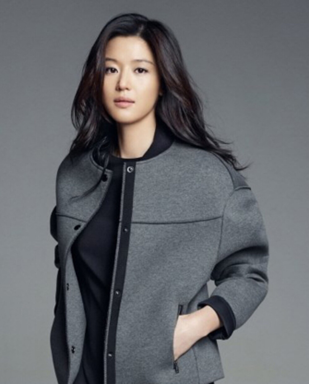 全智贤1981年10月30日出生于首尔韩国女演员