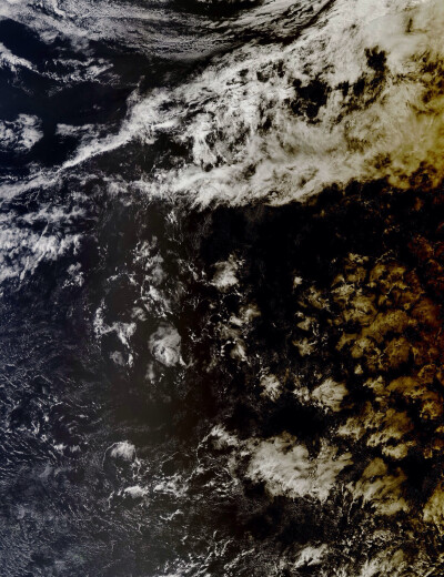 日全食时，月球在地球上的影子，北京时间3月9日9时40分，由NASA 的Terra卫星拍摄。