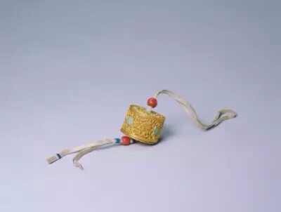 赤金嵌松石镂空扳指盒 金器 清
