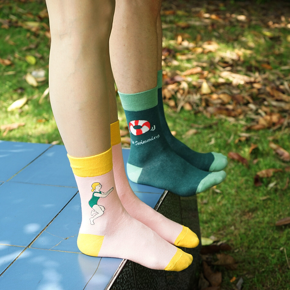 低价韩系游泳系列泳衣女孩中筒袜精梳棉卡通情侣袜子男女