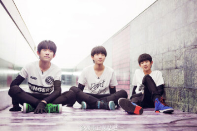 #TFBOYS成为360手机助手代言人# 恭喜小助手！