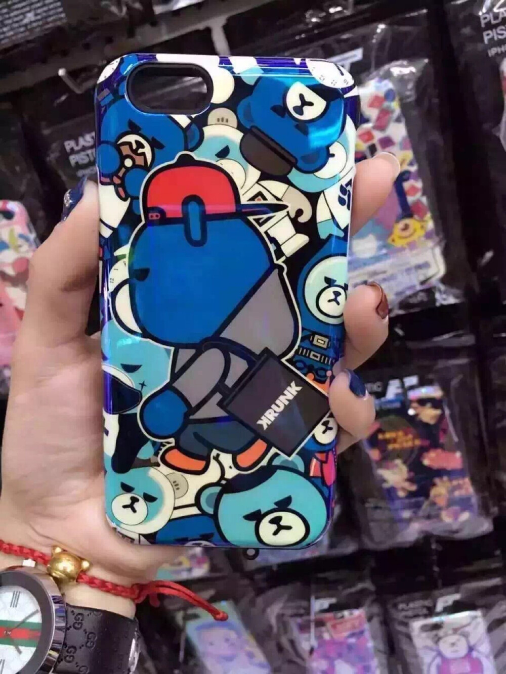 潮人，熊暴力熊手机壳，很腻害的样子