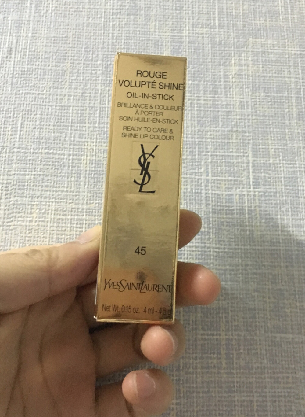 #YSL45号色#这只是闺蜜做代购的时候多入的就干脆转手送给我了，颜色满亮的，皮肤白皙的用着应该更漂亮点