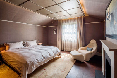 【英国St John’s Wood 别墅】位于英国伦敦的St John’s Wood 别墅，是由SHH Architects设计团队打造的一个私人住宅项目。这个公寓内部优雅典雅的风格令人印象深刻。尤其令人印象深的是室内空间通过家具、落地窗、 …