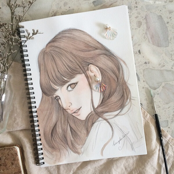 泰国画师Kang Kulsri 清新的插画，配上精致的场景拍摄，更添文艺气息。