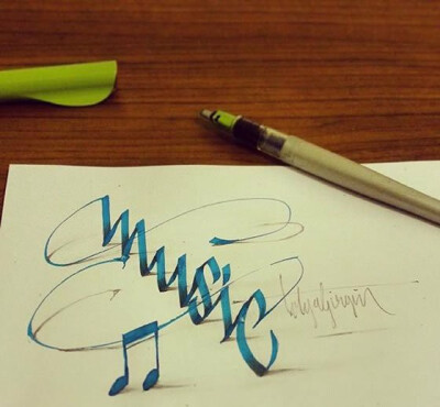 3D意大利花体字
作者：艺术家Tolga Girgin