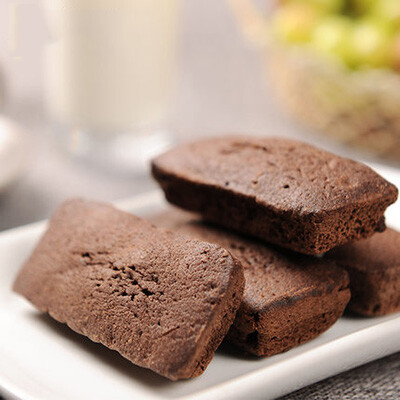  采用传统制作工艺，甄选优质原料，保证高品质口感