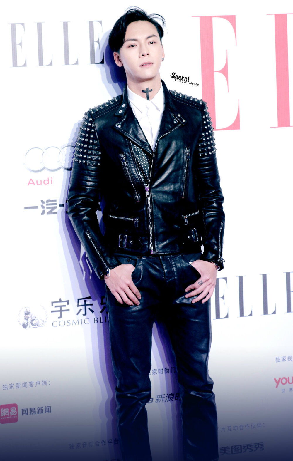 【陈伟霆】【cwt】【陈等等】 151219 ELLE风尚音乐盛典 2048 x 3213 px (图源：微博@-SECRET-ledsaget_udgang)