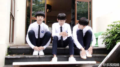 TFBOYS 三个萌哭