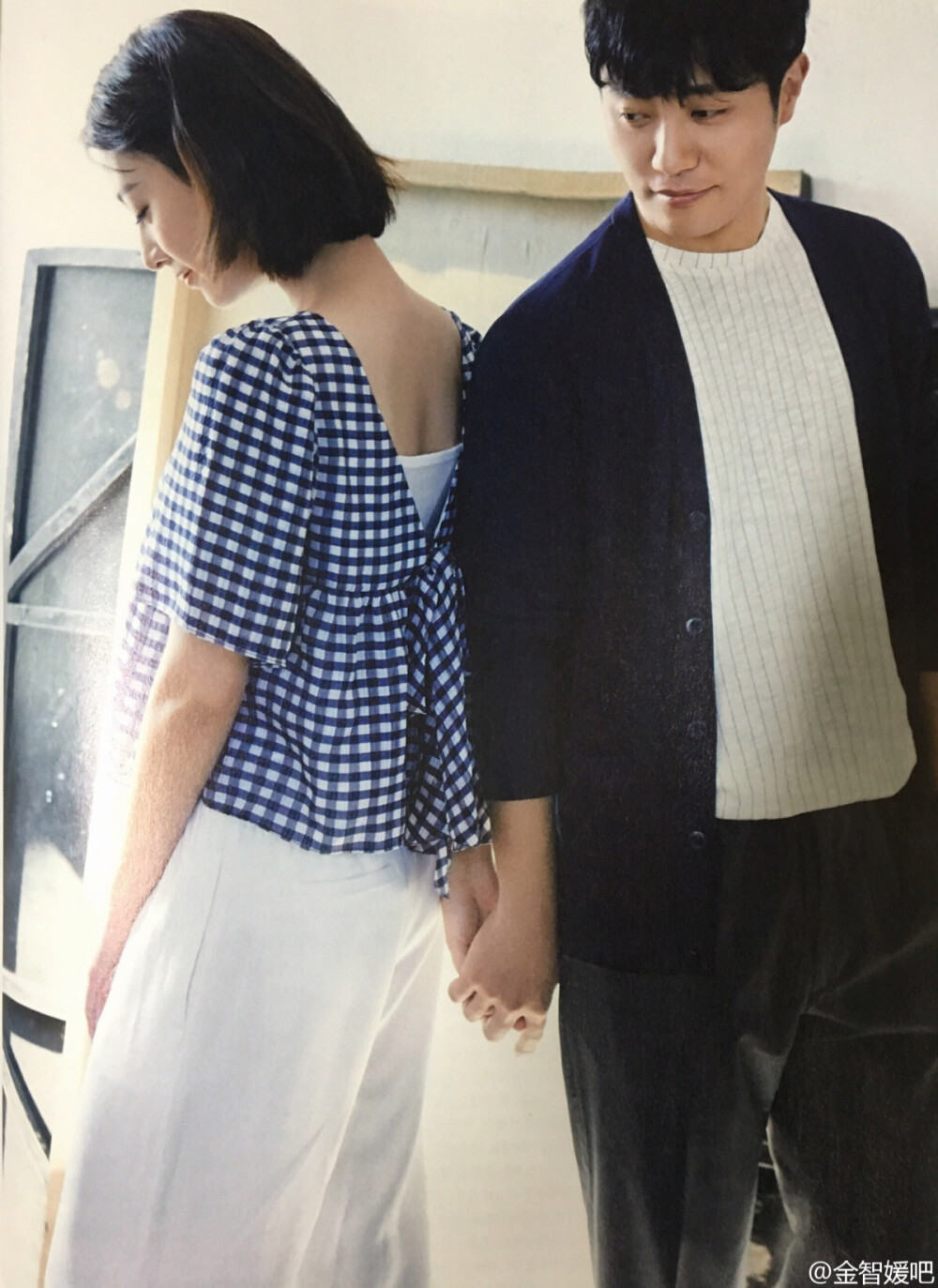 晋久 金智媛 太阳的后裔剧照 壁纸