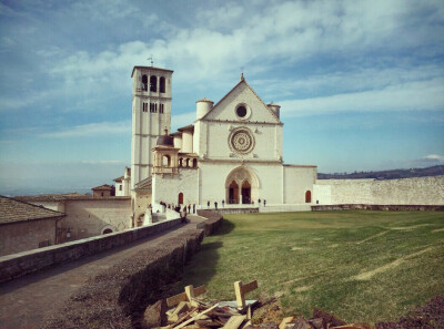 圣方济各教堂 阿西西
里面的壁画有乔托大神的手笔。