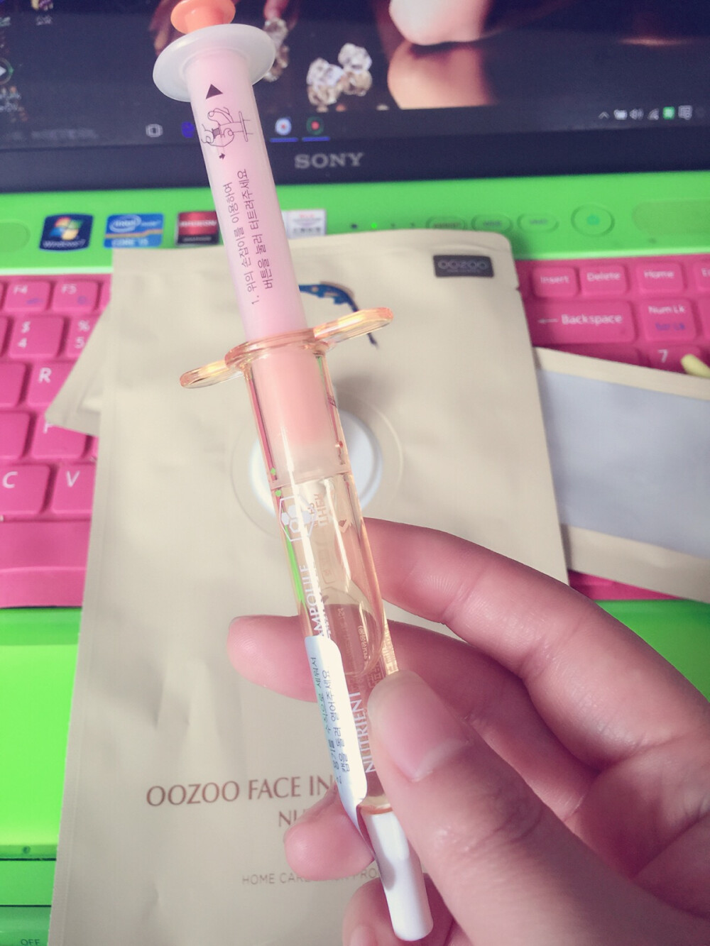 #安利好货#oozoo 针剂面膜，好玩好用的面膜，最近休息不好皮肤好差啊，先用了一次紧致的，感觉不错，紧致提拉不是很明显，当然了，不是一次就会有效果的，要坚持使用，如果一次就见效我还得怀疑一下成分是否伤身哈哈哈