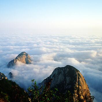  来西安，当然不能错过华山咯，有着天下第一山的美称，不得不感慨大自然的鬼斧神工