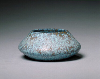 清雍正 炉钧釉水丞 高4.5cm，口径5cm，足径4.8cm。