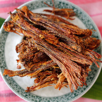 云南德宏特产火烧干巴，慢慢细嚼味道特别香，休闲时刻必备零食！