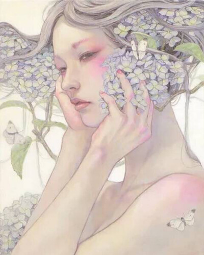 日本画师平野实穗（Miho Hirano）笔下红色眼妆的少女带着淡淡忧伤，花朵青枝蝴蝶小鸟在发间穿梭。分享给大家