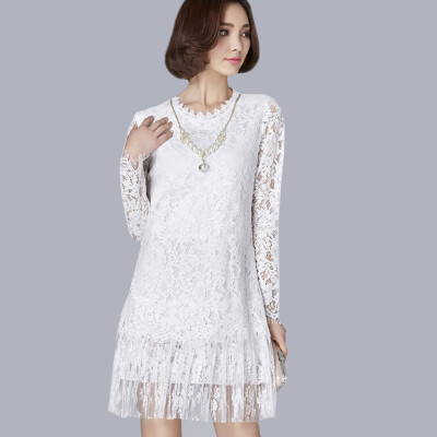  蕾丝面料透气舒适，漂亮的长袖连衣裙，休闲的中长款设计哦！