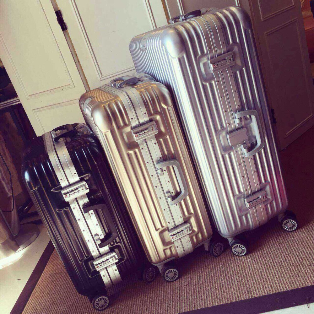 旅行总想带上一款耍酷的行李箱