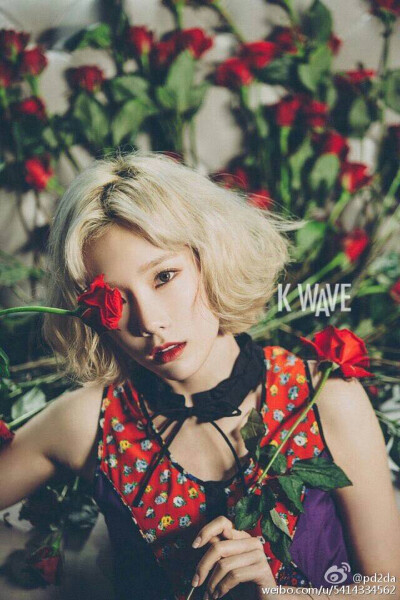 Taeyeon♡#少女时代##金泰妍# #金泰妍正规专辑# #泰妍solo演唱会# Tae-Yeon 拍摄K Wave海报 藏图！！！感谢徐室长分享，宝宝美cry