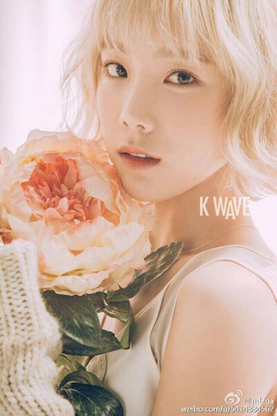 Taeyeon♡#少女时代##金泰妍# #金泰妍正规专辑# #泰妍solo演唱会# Tae-Yeon 拍摄K Wave海报 藏图！！！感谢徐室长分享，宝宝美cry