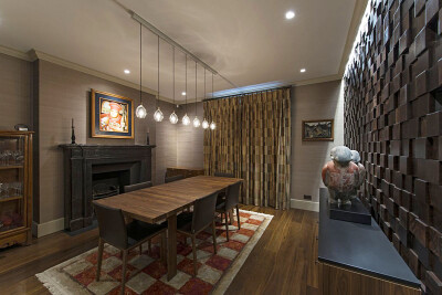 位于英国伦敦的St John’s Wood 别墅，是由SHH
Architects设计团队打造的一个私人住宅项目。这个公寓内部优雅典雅的风格令人印象深刻。尤其令人印象深的是室内空间通过家具、落地窗、 照明和材料来烘托美式风格的气…