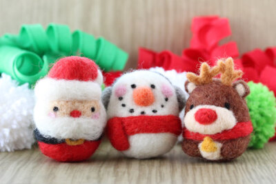 Needle felted Christmas ornaments - Santa, Snowman and Reindeer egg
shape ball eco friendly toy, Christmas tree ornament and keychain